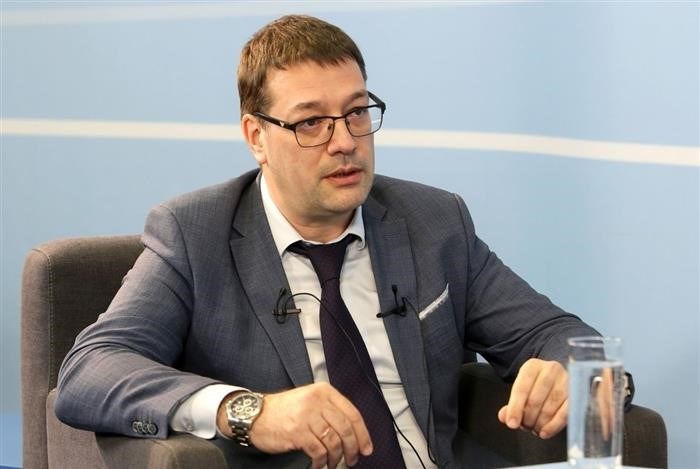 Максим Толубаев /p