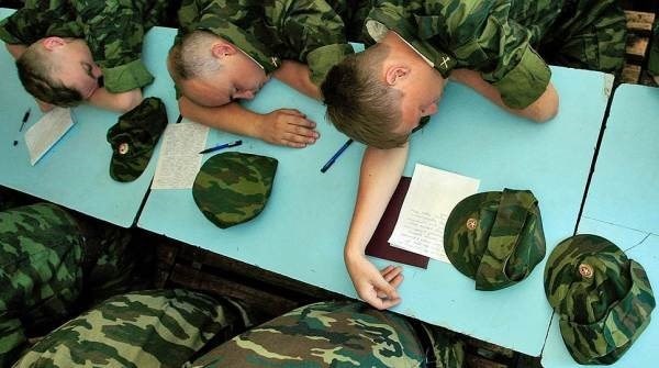 Трудности на службе